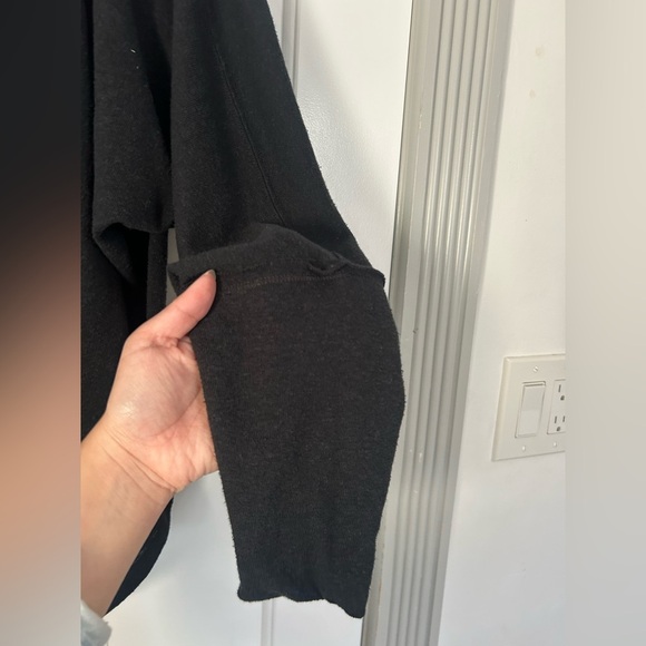 Free People We The Free Relaxed Fit Cowl Neck Long sleeve size large - Picture 6 of 10